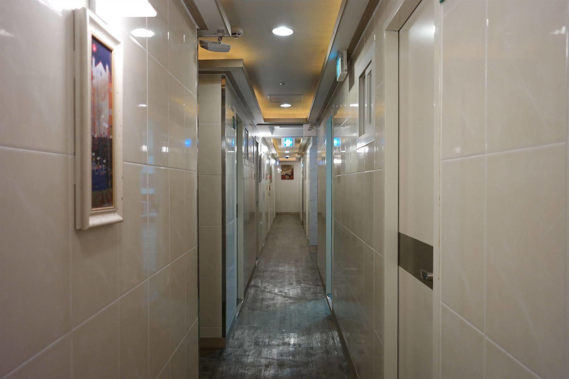 Storyhouse Myeongdong Hotel Seoul Exterior photo